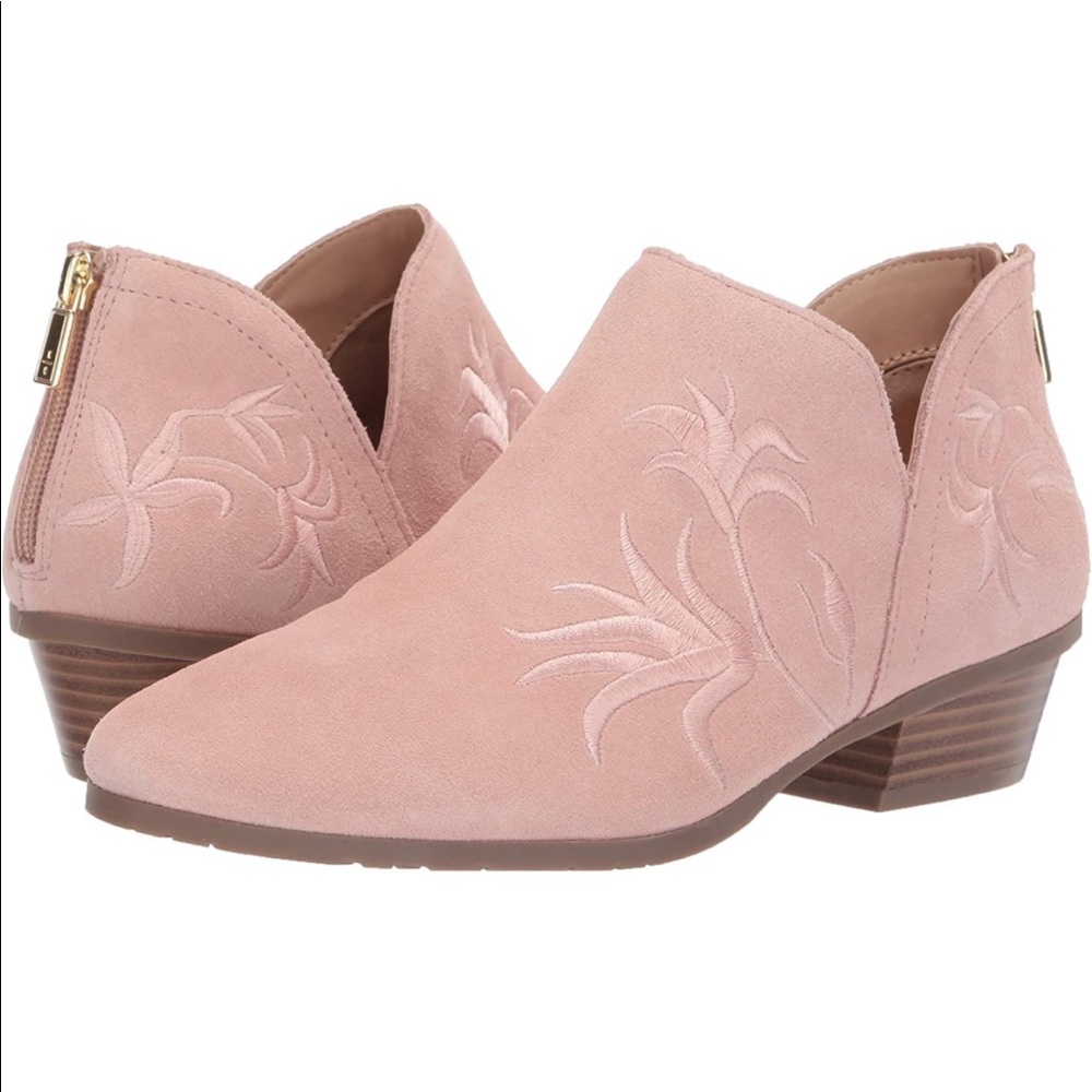 Kenneth Cole REACTION Women's Side Gig Boot in pink size 9